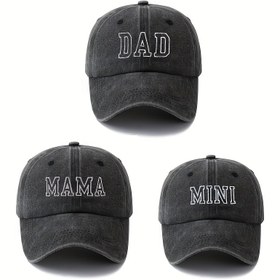 Resim Aile için 3 adet Beyzbol Kapağı Seti, Ebeveynler için üç kapağı içerir, Yıkanabilir Klasik Stil, Dış Mekan Tatilleri ve Rahat Geziler için Mükemmel, Ayarlanabilir Boyut, Aile Bakımı'nı Gösterir, Üç Kapağı İçeren Mükemmel Bir Değer Seti. 