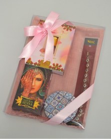 Resim Kadınlar İçin Özel Hediyelik Set Örtü, Koku, Hint Kınası, Ayna Ve Şık Bileklikli Mevlid Ve Kına Hediyelik Seti Pembe 