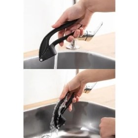 Resim River Döküm Sarımsak Ezici - Çelik Sarımsak Presi, Manuel ve Pratik Sarımsak Ezeceği, Dayanıklı Paslanmaz Çelik Gövde, Siyah 