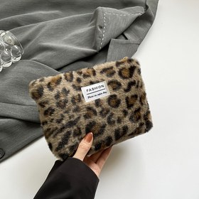 Resim Leopar Desenli Suni Kürk El Çantası Makyaj Çantası, Seyahat ve Günlük Kullanım İçin Büyük Kapasiteli Fermuarlı Kozmetik Çantası - Kolay Bakım 