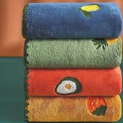 Resim Avokado, Çilek ve Ananas Desenli Tropikal Meyve Baskılı Coral Polar Havlu - Yumuşak Emici Hızlı Kuruyan Mutfak & Banyo Havlusu, Canlı Renkler, %100 Polyester, Dikdörtgen 