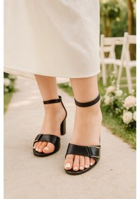 Resim Günlük Kadın Sandalet Tokalı Kalın Topuklu Bantlı Bilekten Bağlı Küt Burunlu Rahat Taban 209 Siyah 