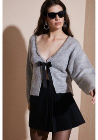 Resim Lela Premium Boncuk Ve Fiyonk Detaylı Regular Fit V Yaka Triko Bayan Hırka 680Hi00180 Gri 