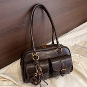Resim Vintage Esintili Kadınlar için Çoklu Cepli Çanta - İş, Alışveriş ve Günlük Kullanım için Şık Kahverengi Boston Çantası, Altın Tonlu Donanım ve Dekoratif Cazibe ile Güvenli Seyahat Çantası | Retro Tarzı Çanta | Çanta 