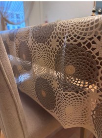 Resim Valerium Elyaflı Pvc Muşamba Desenli Silinebilir Sıvı Geçirmez Masa Örtüsü Ekrubej 