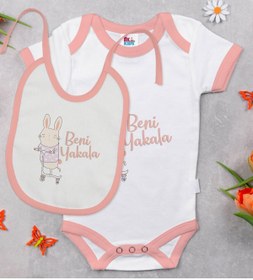 Resim Bitmeyen Kartuş Beni Yakala Tasarımlı Pembe Bebek Body Zıbın Ve Mama Önlüğü Hediye Seti-1 