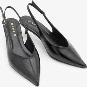 Resim Marjin Kadın Stiletto Arkası Açık Atkılı Bantlı Önü Dikiş Detaylı V Yaka Kısa Topuklu Ayakkabı Orvani Siyah 
