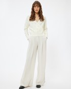 Resim Yumuşak Dokulu Uzun Kollu Taşlı Kruvaze V Yaka Örgü Kazak 