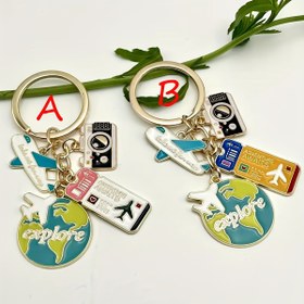 Resim 1 Adet Kadın Seyahat Anahtarlığı - Dünya Keşfi Uçak, Küre, Seyahat Belgeleri - Çinko Alaşımlı Havacılık & Macera Çantası Süsü, Kadın Gezginler İçin Doğum Günü Hediyesi - Dayanıklı Sırt Çantası Halkası, Uçak Seyahat Aksesuarları, Maceracı Tarzı, Kaliteli İşçilik, Hatıra Fikri, Şık Aksesuar, Uzun Ömürlü Malzeme, Keşif Temalı 