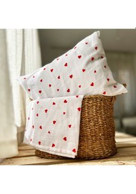 Resim %100 Pamuklu İki Katlı Kırmızı Kalp Desenli Müslin Örtü 100x110 Ve Müslin Yastık Kılıfı 35x45 