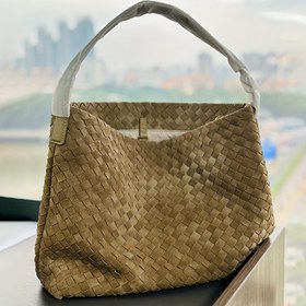 Resim Kadınlar için Premium Sentetik Deri Dokuma Çapraz Çanta - Kumlanmış Doku Büyük Kapasiteli El Çantası Ayarlanabilir Askılı, Çıtçıtlı Kapatma, Polyester Astarlı - Günlük Kullanım ve Özel Günler İçin Çikolata/Gri/Çay Rengi 