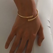 Resim Kadınlar için Şık Minimalist Açık Manşet Bileklik - Şık Metal Tasarım, Ayarlanabilir Bileklik ile Parlatılmış Yüzey, Günlük Giyim ve Hediye için İdeal, Anneler Günü ve Ocak Doğum Günleri için Mükemmel, Şık Bileklik 