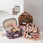 Resim Yeni Büyük Kapasiteli Sonbahar ve Kışlık Peluş Açık Üst Kare Makyaj Çantası Seyahat Taşınabilir Kozmetik Düzenleyici 