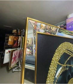 Resim Ayna Çerçeveli Kanvas Tablo Altın Simli Küpeli Afrikalı Kadın 