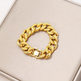 Resim 1 adet Erkekler için Günlük ve Parti Kullanımı İçin Şık Dikdörtgen Bağlantı Tasarımlı Altın Tonlu Metal Bilezik - Ona Verilecek Çok Yönlü Dayanıklı Takı Hediyesi, Modern Erkeksi Stil, Parlak Yüzey 