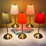Resim 1 adet Modern Pletli LED Masa Lambası, Dokunma Kontrolü, 3 Renk Sıcaklığı Ayarı, USB Şarj, Şarj Edilebilir 800mAh Batarya, İç Mekan Kullanımı, Metal Taban, Plastik Gölgelik - Yatak Odası Gece Masası Atmosfer Lambası 