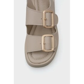 Resim Capone Outfitters Denice Dolgu Topuklu Çift Bantlı Tokalı Kadın Sandalet 