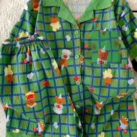Resim Kadınların Sevimli Karikatür Yeşil Ekose Pijama Takımı - Kısa Kollu Düğmeli Gömlek ve Şort, Yatakhaneleri ve Evler için Yumuşak ve Rahat Yazlık Giyim 