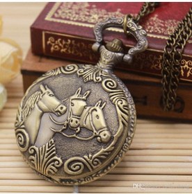 Resim keyfimshop Kişiye Özel Atlar Figür Kabartmalı Büyük Boy Köstekli Saat 