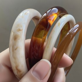 Resim 4'lü/3'lü Çokgen Düzensiz Açıklama Kadın Bileklik Seti, Günlük Giyim ve Parti Hediyeleri İçin Yaratıcı Tasarım Kapalı Manşetli Kolye, Şık Bayanlar İçin Takılar, Beyaz Renkli Şık Çelikler, Plus Boyutlu Elmanşekilleri, Şık Kaliteli Geniş Moda Parça, Zarif Metal Detaylı Dayanıklı Çelikler, Elegant Son Katmanlı Şık Erkeğe Özel Saati 