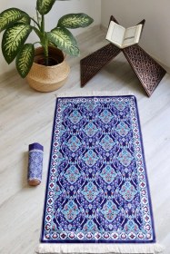 Resim Pratik Ve Taşınabilir Ipek Dokulu Keseli Seccade Lacivert Renki S10016 Lacivert 