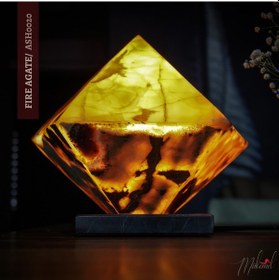 Resim El Yapımı Siyah Mermer Tabanlı Kehribar Piramit Eşsiz Ev Dekoru 