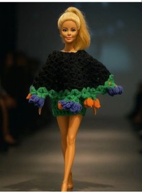 Resim Barbie Bebek İçin Pelerin, Etek Ve Buket Çiçeğe Dönüşebilen El Örgüsü İkili Takım-15925 