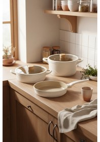 Resim Bernardo Arista 5 Parça Seramik Döküm Tencere Seti Fildişi Fildişi 