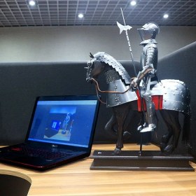 Resim STERLING Iron Knight Atlı Dekoratif Süs Şövalye 