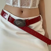 Resim Yüksek Son Retro Hip-Hop Kemerinin Yeni Tasarımı, Trend Kadınlar İçin Benzersiz Aksesuarlar Sunan Y2K Stili. 