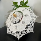 Resim Ahşap Saplı, Dantelli ve Çiçek Desenli, Polyester Dokulu, Eğlenceli ve Şık Vintage Tarzı Şemsi - Düğünler ve Partiler İçin İdeal, Gelinlik Fotoğrafçılık Aksesuarı, Peri Temalı Dekoratif Şemsi, Peri Parti Dekorasyonu 