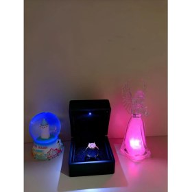 Resim Işık Kasabası Işıklı Yüzük Kutusu Kalpli Yüzük, Rcb Kar Küresi, LED Rcb Melek Lambası Hediye Kutusu 