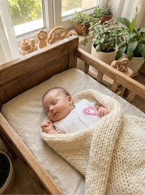 Resim muvina Unisex Bebek Beyaz Kapitoneli Tek Kat Figürlü Pamuklu Pembe Kalpli Yelek 