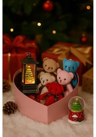 Resim Sevgiliye Hediye Kalp Kutuda 5 Adet Peluş Ayıcık Çam Ağacı Figürlü Işıklı Fener Ve Kar Küresi Seti Çok Renkli 