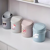 Resim 1 adet Sanrio for hello kitty silindirik masa çöp kutusu - Küçük plastik düzenleyici masa, ofis, kahve barı için - Sevimli çizgi film tasarımı, elektrik gerektirmez, çalışma alanınızı düzgün ve düzenli tutun, masa çöp kutusu, ofis çöp kutusu, oyunlu tasarım, pratik depolama 