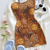 Resim Kadınların Seksi Boho Çiçek Desenli Kolsuz Mini Elbise - Canlı Güneş Motifi, Vücut Sıkı Stil, Yaz Tatilleri ve Rahat Geziler için Mükemmel, Plaj Giyim Elbisesi | Boho Şık Elbise | Polyester Kumaş 