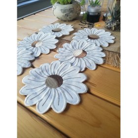 Resim Winter Flower Desenli Kahve Sunum Peçetesi – Zarif ve Özel 