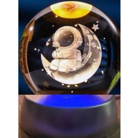 Resim KENPAZAR Dekoratif Ay Üstünde Astronot Tasarımlı Plastik Altlıklı Cam Küre 