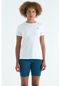 Resim Tommy Life Beyaz Sırt Yırtmaç Detaylı O Yaka Kısa Kollu Standart Kalıp Kadın T-shirt - 97267 Beyaz 