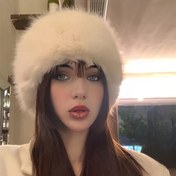 Resim 1 Adet Kadınlar için Kulaklıklı Yapay Kürk Bere - Soğuk Hava İçin Yumuşak Peluş Şapka, Esnemez Sıkı Uyumlu, Elde Yıkanabilir, Beyaz - Günlük Çıkışlar İçin Rahat Sonbahar & Kış Aksesuarları 