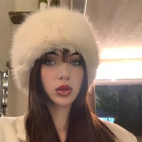 Resim 1 Adet Kadınlar için Kulaklıklı Yapay Kürk Bere - Soğuk Hava İçin Yumuşak Peluş Şapka, Esnemez Sıkı Uyumlu, Elde Yıkanabilir, Beyaz - Günlük Çıkışlar İçin Rahat Sonbahar & Kış Aksesuarları 
