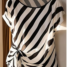 Resim Şık Çapraz Çizgili Rahat Üst ve Fiyonk Etek - %100 Polyester Yuvarlak Yaka 