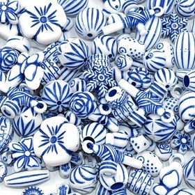 Resim Yaklaşık 132 adet 60g mavi ve beyaz porselen tarzı akrilik boncuk DIY malzemeleri, takı yapım setleri - klasik mavi-beyaz desenli akirllk boncuklar, şık nakışlı bileklik küpe ayakkabı çıkartması, çeşitli şekillerde dekoratif süslemelere uygun düzgün ciltli el işi ürünleri ile tasarlanmış 