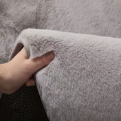 Resim Lüks Sahte Tavşan Kürkü Alan Halısı - Oturma Odası, Yatak Odası ve Kahve Masası için Yumuşak, Kalın Peluş - Makinede Yıkanabilir, Kaymaz & Solmaya Dirençli Ev Dekoru 
