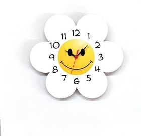 Resim caju art & decoration CajuArt Papatya Çiçek Şeklinde Gülen Yüz Ahşap Çocuk Odası Duvar Saati 