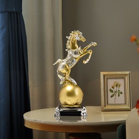 Resim 1 Adet İskandinav Sanatı Modern Reçine At Heykeli, Yaratıcı Minimalist Oturma Odası TV Dolabı Giriş Dekoratif Eşya, Arkadaşlar İçin Benzersiz Aygır Heykel Süsü Hediye, Mezuniyet Sezonu Hediyesi, Oda Dekoru İçin Mükemmel 