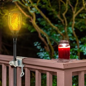 Resim Outdoor şemsiye tutucu ayarlanabilir kelepçeler, alet gerektirmeyen ve hızlı kurulum, dikey ve yatay ayarlama tasarımı, teraslar, çitler, balkonlar ve verandalar için uygun, şemsiyeleri, bayrakları ve kuş yemlerini destekleyebilir. 