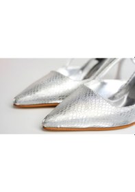 Resim Assortie Gümüş Yılan Derisi Dokulu Topuklu Kadın Ayakkabı GÜMÜŞ 