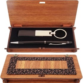 Resim Siyah Kalem ve Anahtarlık Ahşap Kutulu Set 