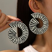 Resim 1 Çift Vintage Boho Tarzı El Yapımı Siyah ve Beyaz Çizgili/Zebra Desenli Spiral Halka Küpeler, Kadınlar için PU Deri ve Paslanmaz Çelik Çiviler - Günlük ve Hediye Fırsatları için Moda Takı, Trend Aksesuarlar | Zebra Desenli Takı | PU Deri Küpeler, Boho Küpeler 